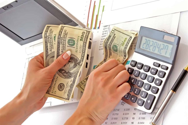 Mơ thấy bản thân đếm tiền có nhiều con số may mắn để bạn chọn